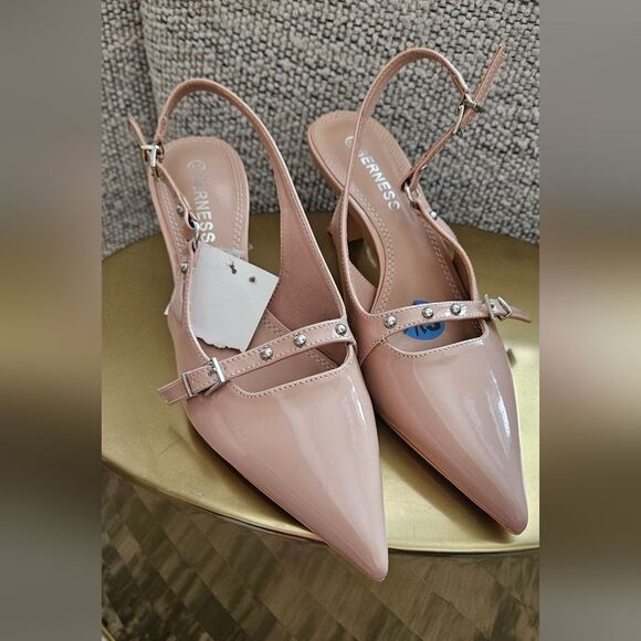 Nwt Berness nude heel studded shoes - Picture 3 of 5